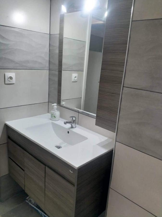 A Convenient Apartment In The Heart Of Αθήνα Εξωτερικό φωτογραφία
