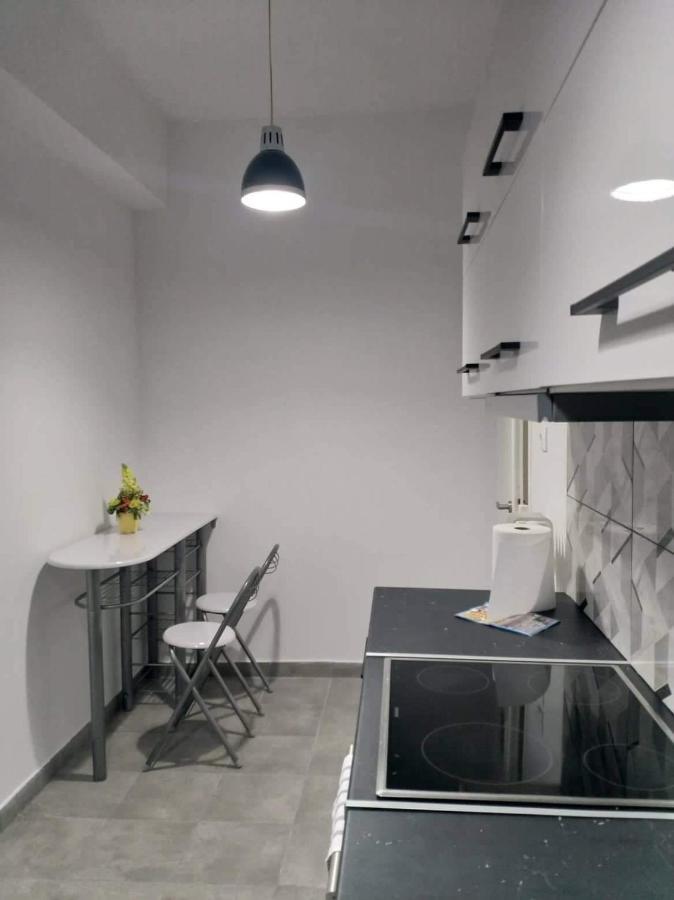 A Convenient Apartment In The Heart Of Αθήνα Εξωτερικό φωτογραφία
