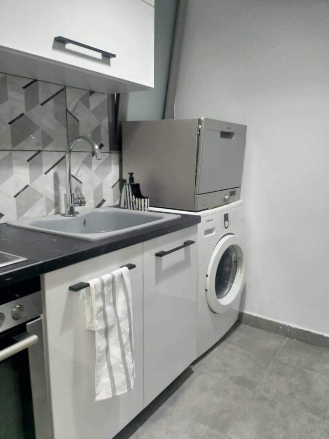 A Convenient Apartment In The Heart Of Αθήνα Εξωτερικό φωτογραφία